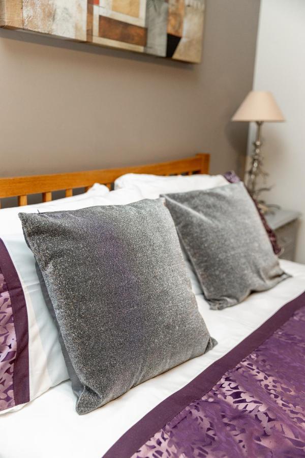 Two Bedroom Apartment Within Walking Distance To City Centre EDI Exterior foto
