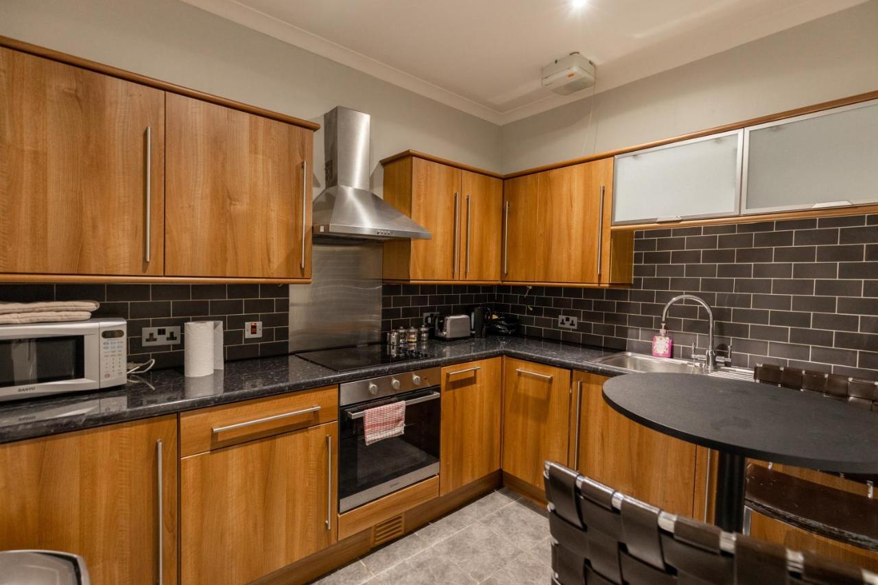 Two Bedroom Apartment Within Walking Distance To City Centre EDI Exterior foto
